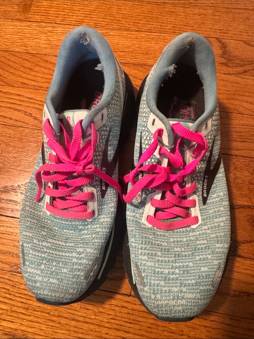 Brooks Women's Teal Knit Running Sneakers with Pink Laces
